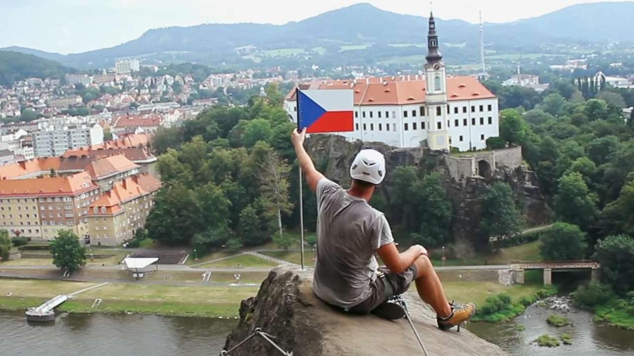 Pod Chlumem - Utulny Byt V Blizkosti Centra Decin Buitenkant foto