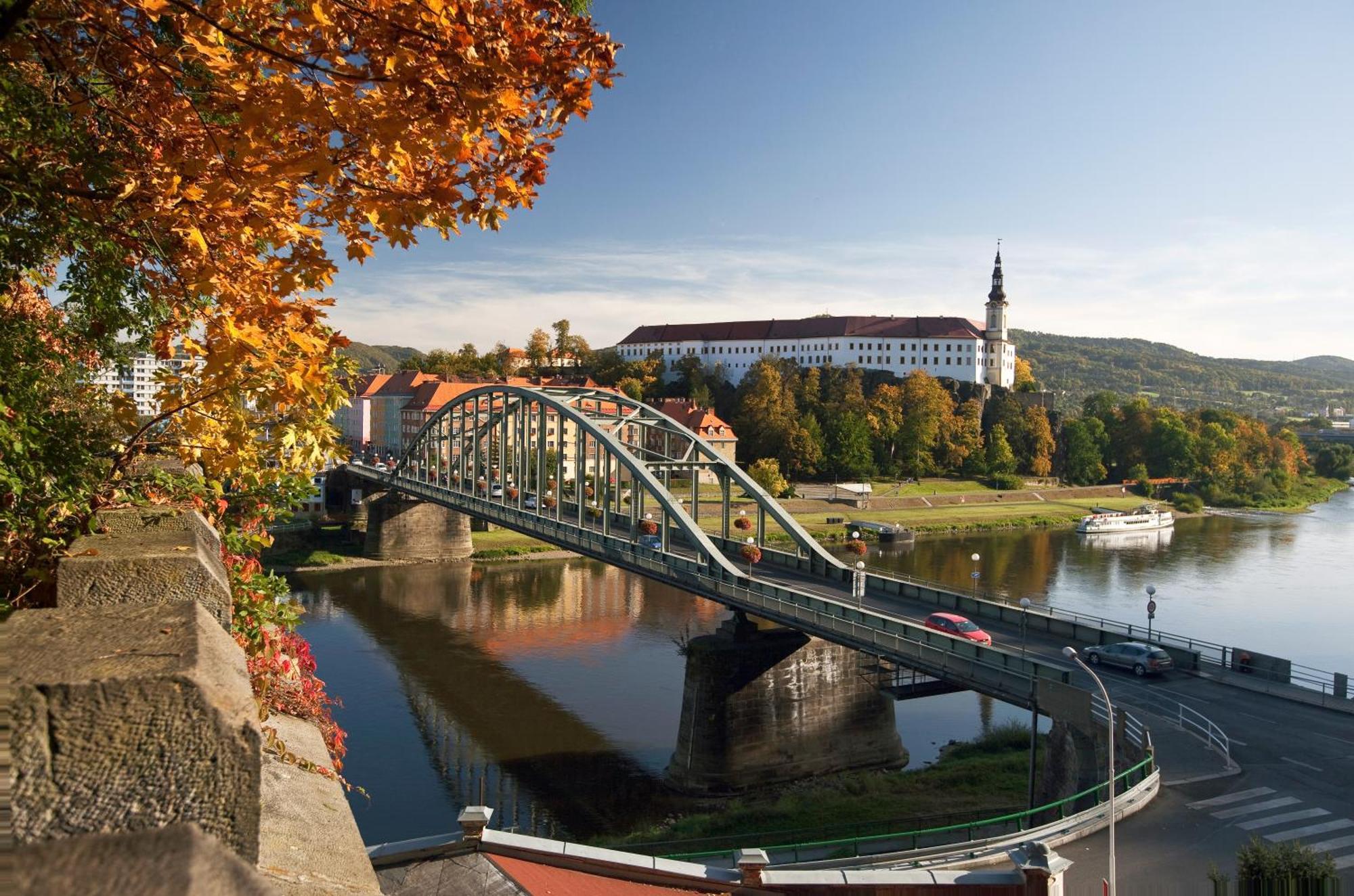 Pod Chlumem - Utulny Byt V Blizkosti Centra Decin Buitenkant foto